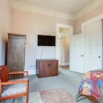 Eclectic Sacramento Home About Half Mi To Downtown!