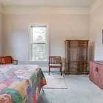 Eclectic Sacramento Home About Half Mi To Downtown!
