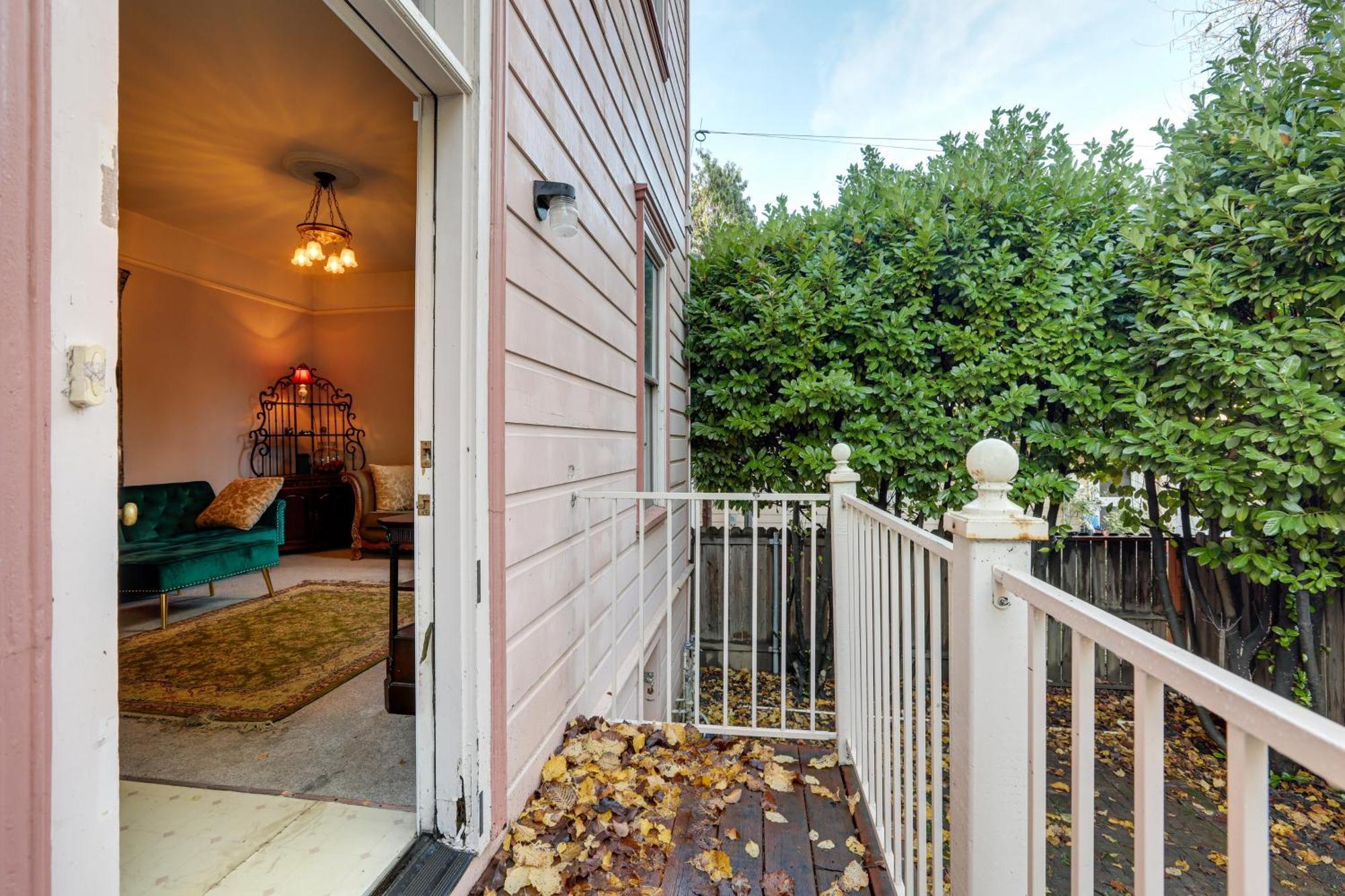 Eclectic About Half Mi To Downtown! Sacramento