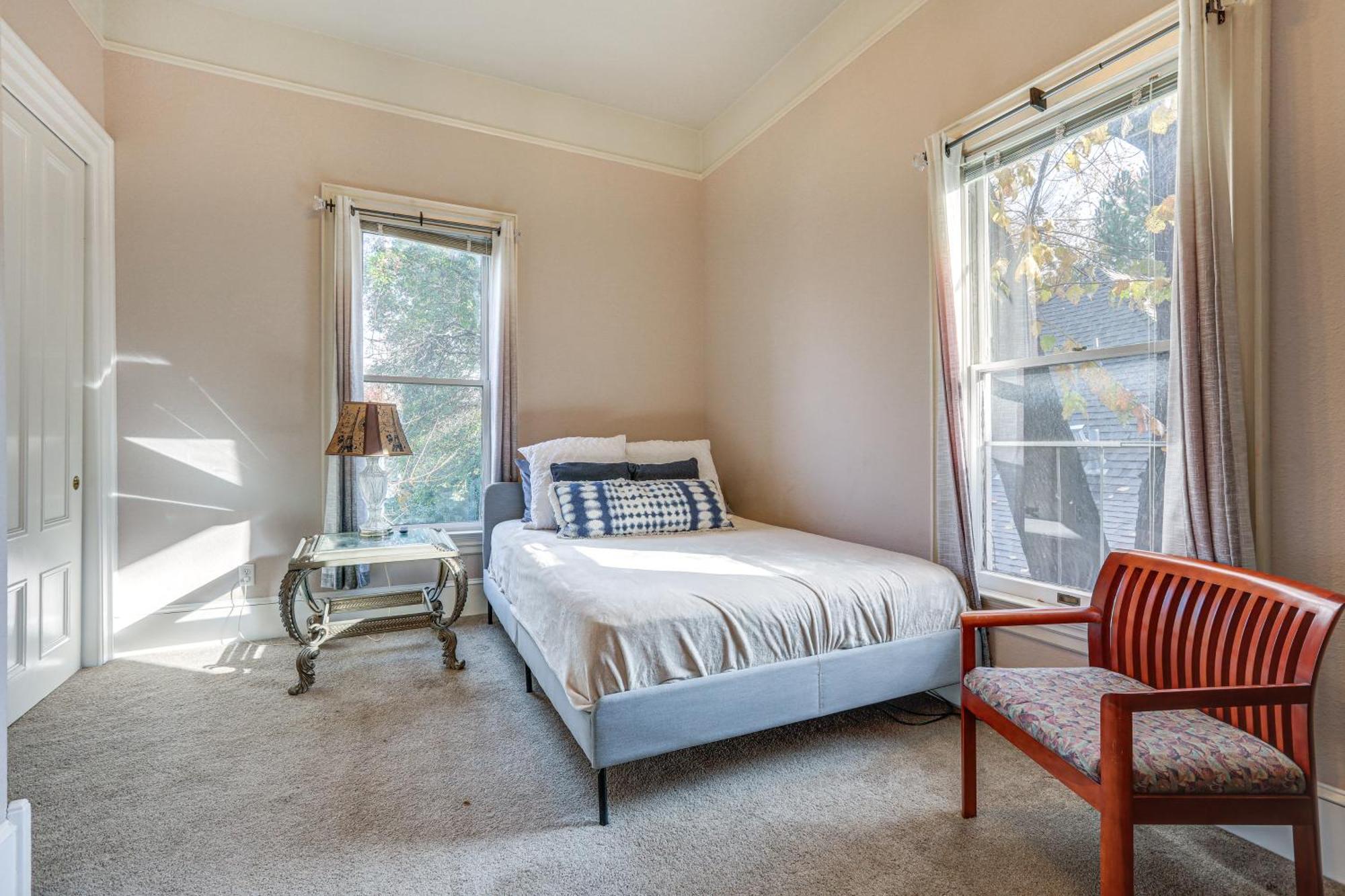 Holiday home Eclectic About Half Mi To Downtown! *