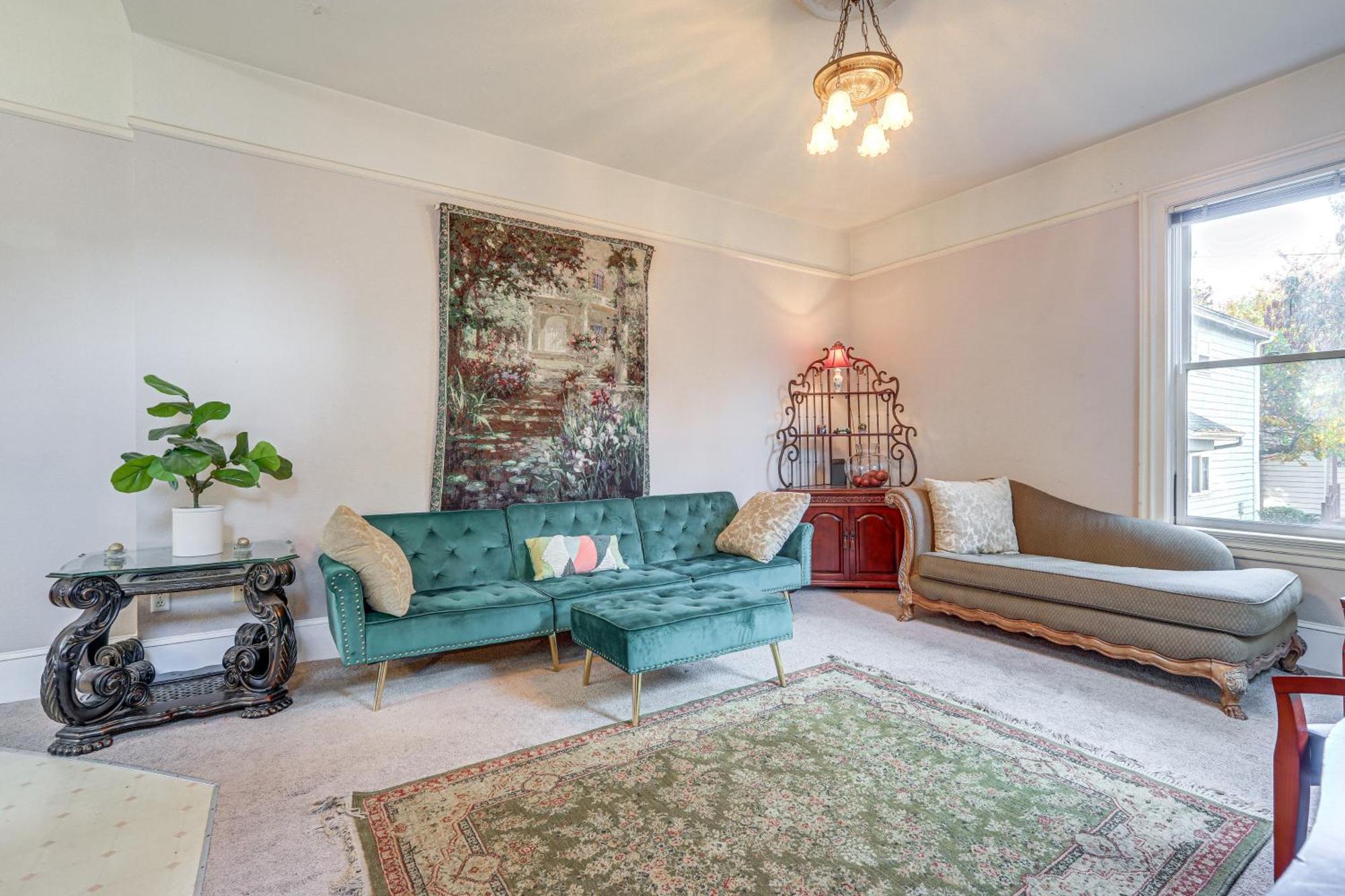 Eclectic About Half Mi To Downtown! Holiday home *
