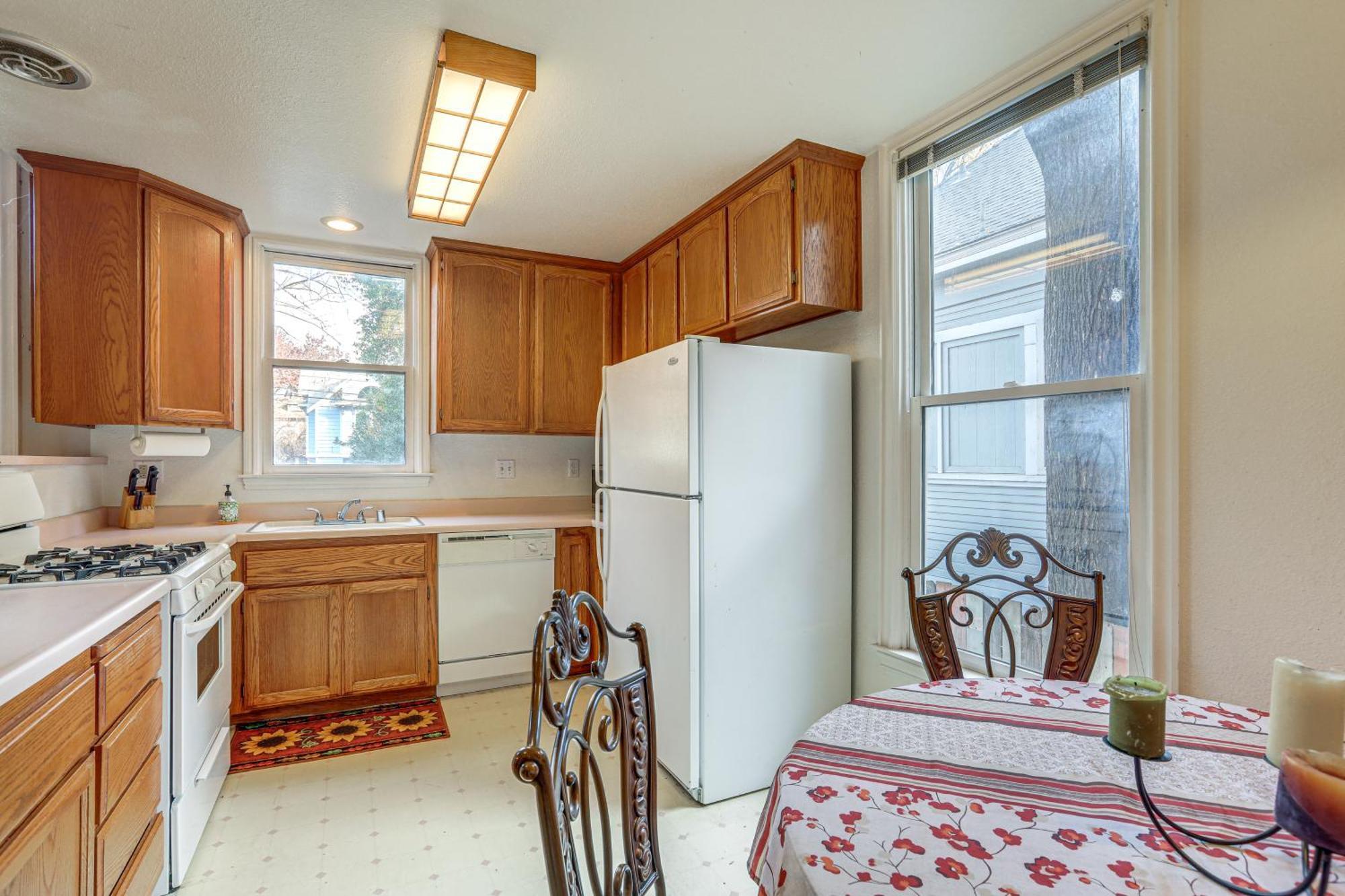 Eclectic About Half Mi To Downtown! Holiday home *