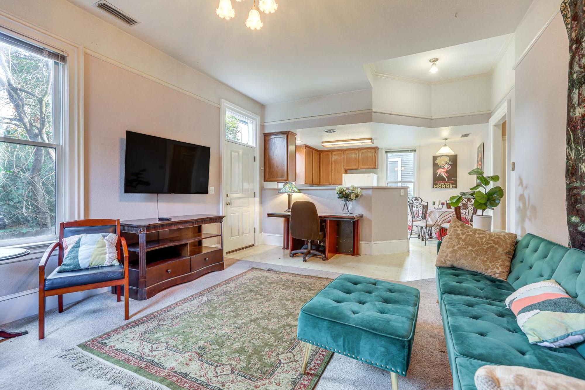 Holiday home Eclectic About Half Mi To Downtown! Sacramento